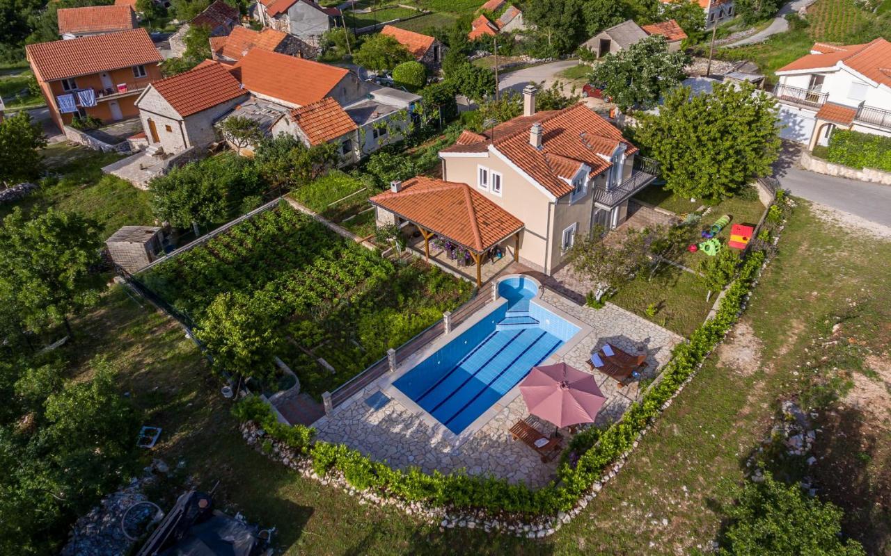 Holiday Home Memories And Joy Imotski Esterno foto
